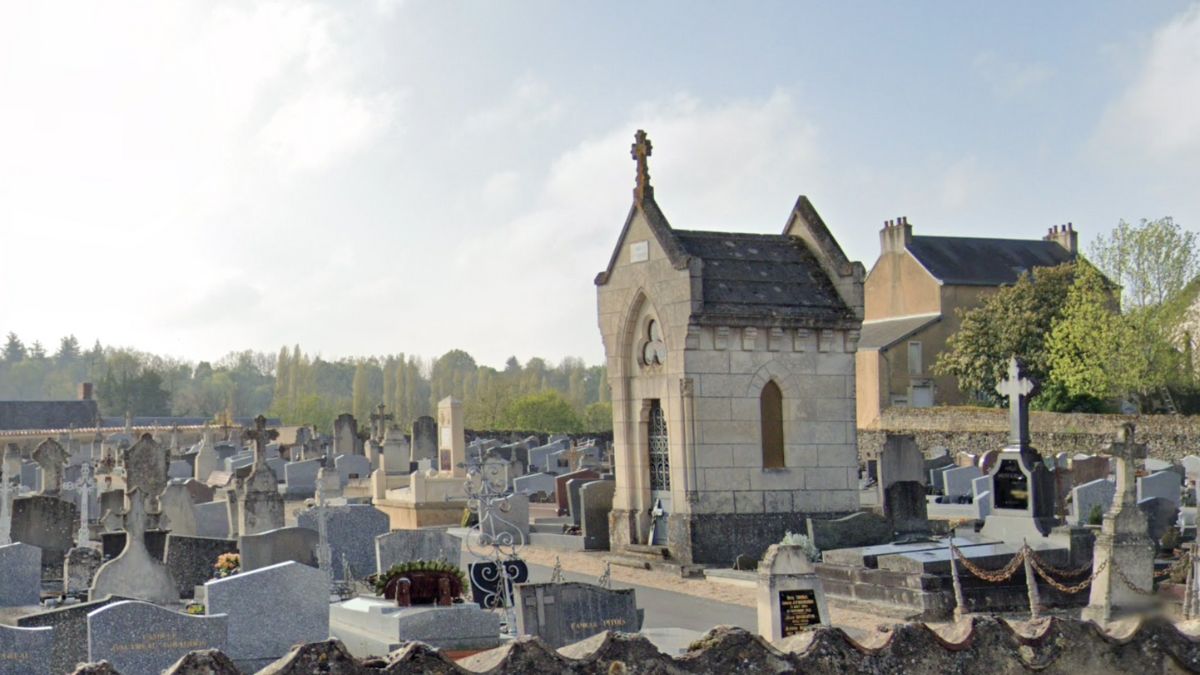 Le Cimetière de Vivonne - (86370)